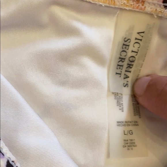 Victoria Secret Floral Bikini - Picture 2 of 4